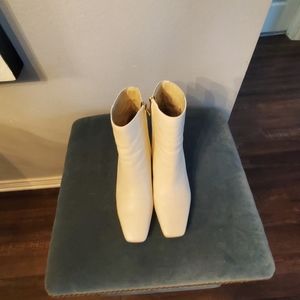 IVORY LEATHER BOOTIES SAM EDELMAN